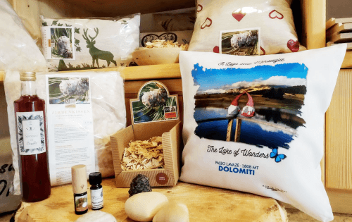 Oggetti in cirmolo